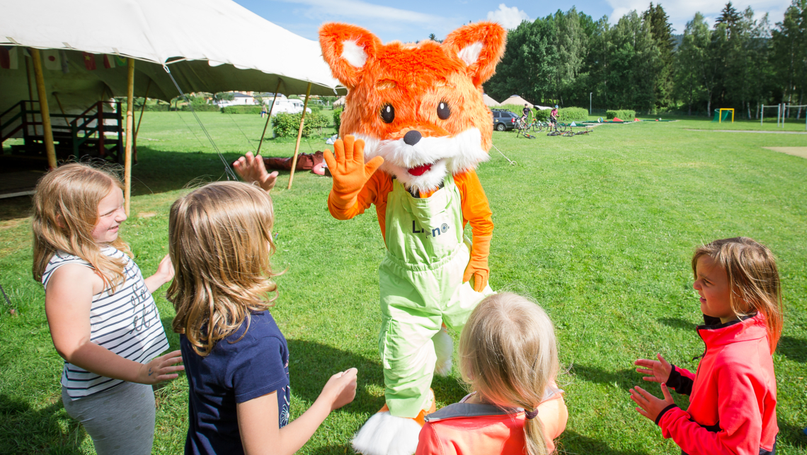Kids' entertainment program with Fox the fox